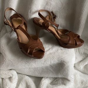 Crown Vintage Peep Toe Pump